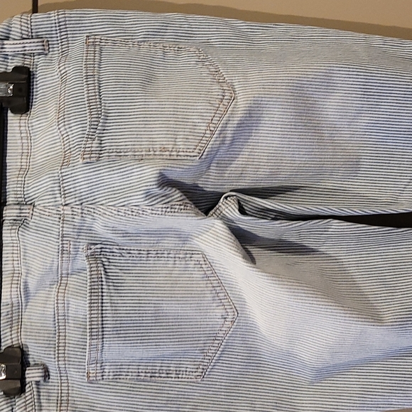 Mossimo skinny jeans. Size 9 - Picture 4 of 6